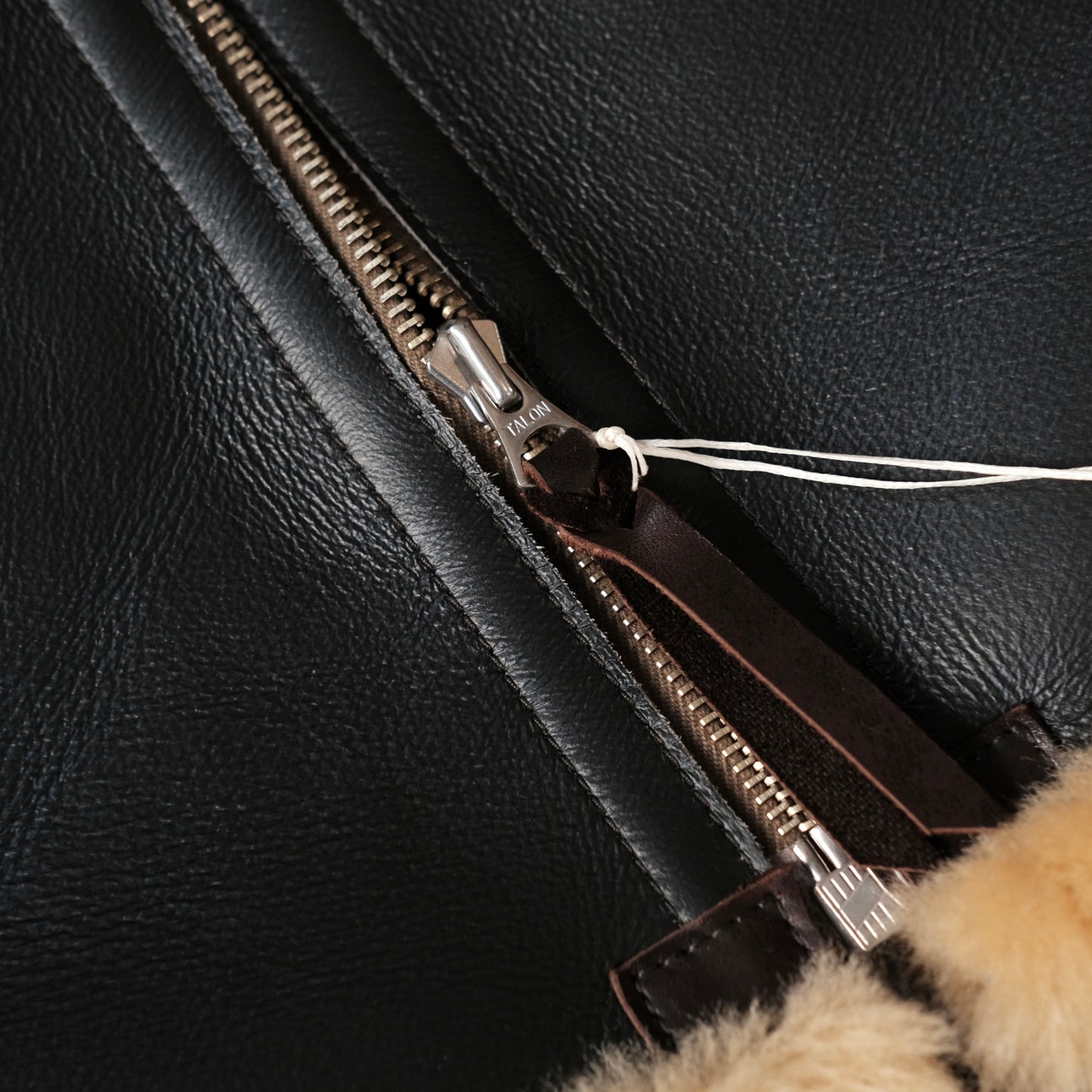 Y'2 LEATHER Colomer Mouton Type B-6