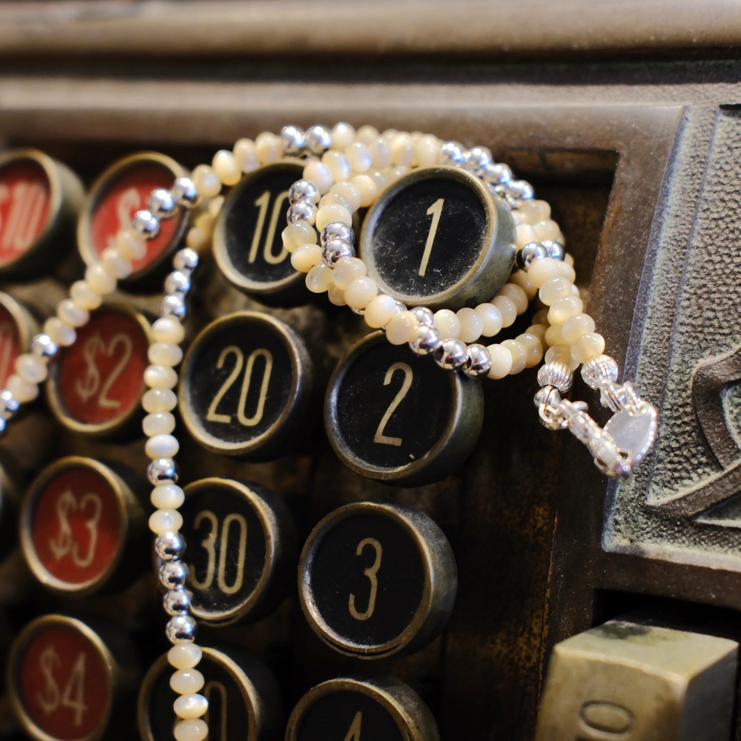 MAUA JELWERY Mother of Pearl Necklace
