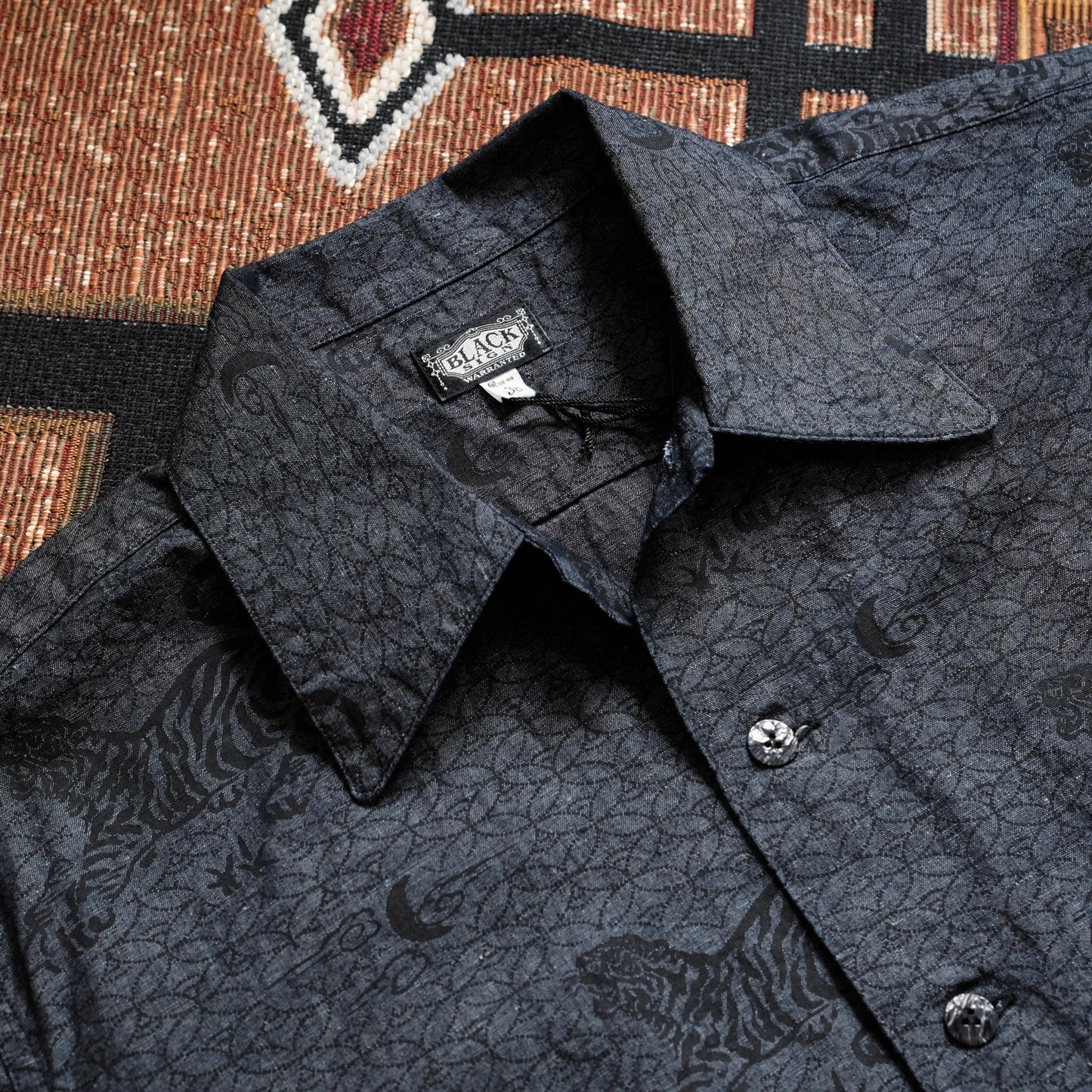 BLACK SIGN "Tiger & Cresent Moon" Travel Shirt