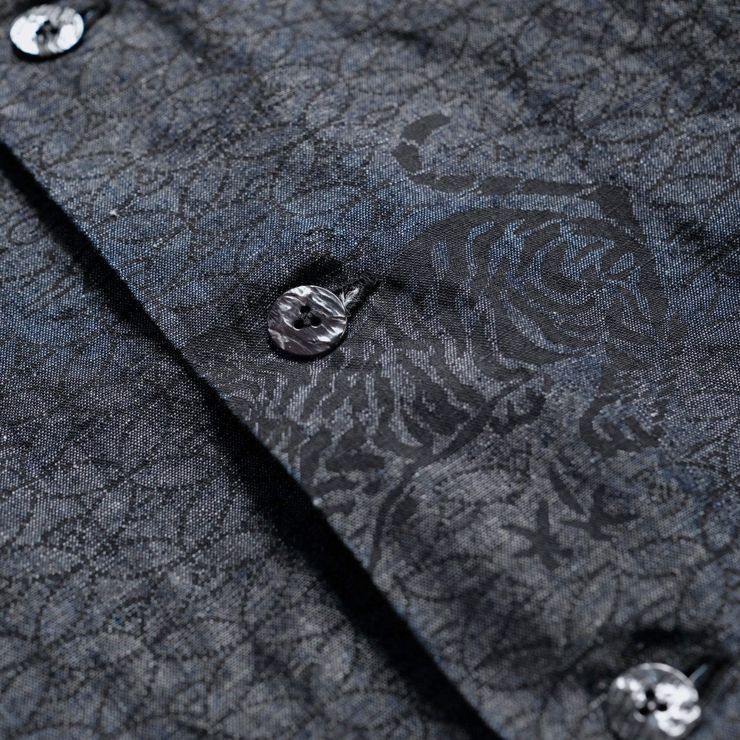 BLACK SIGN "Tiger & Cresent Moon" Travel Shirt