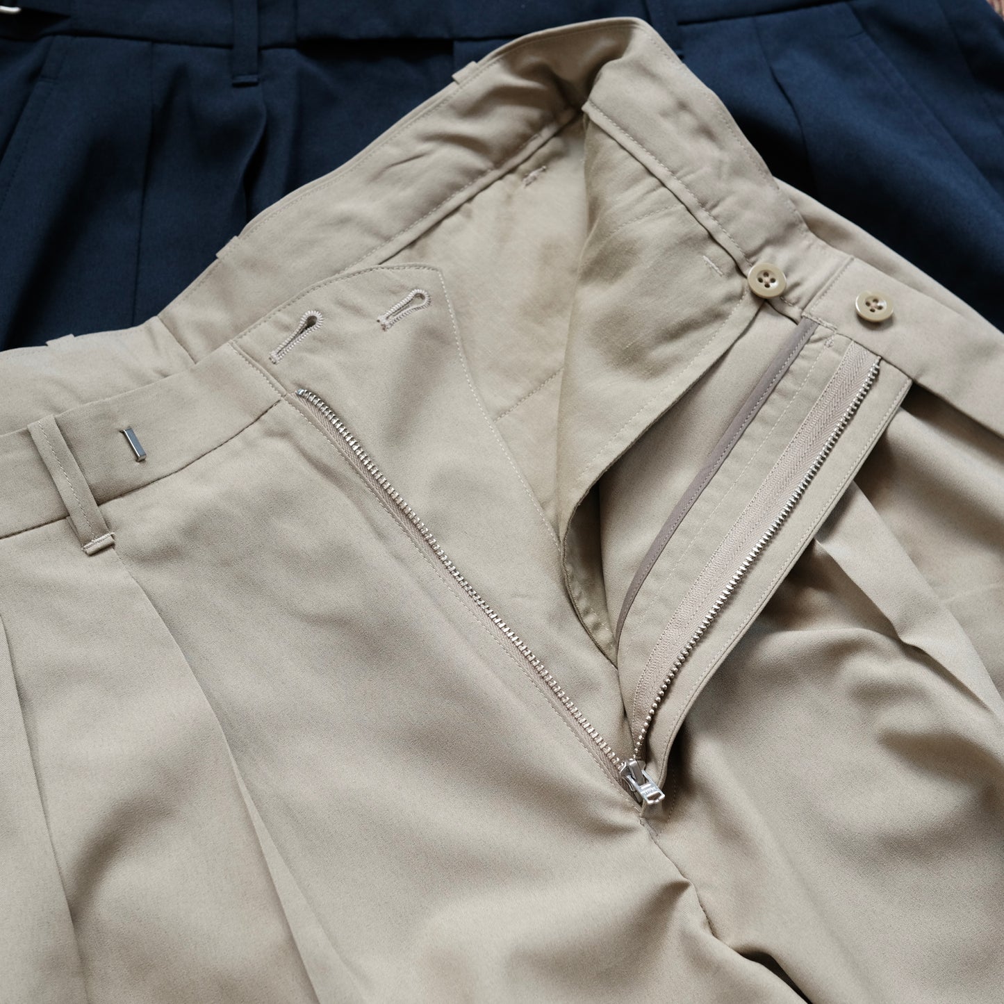 HAND ROOM 2 Tuck Dress Short Pants