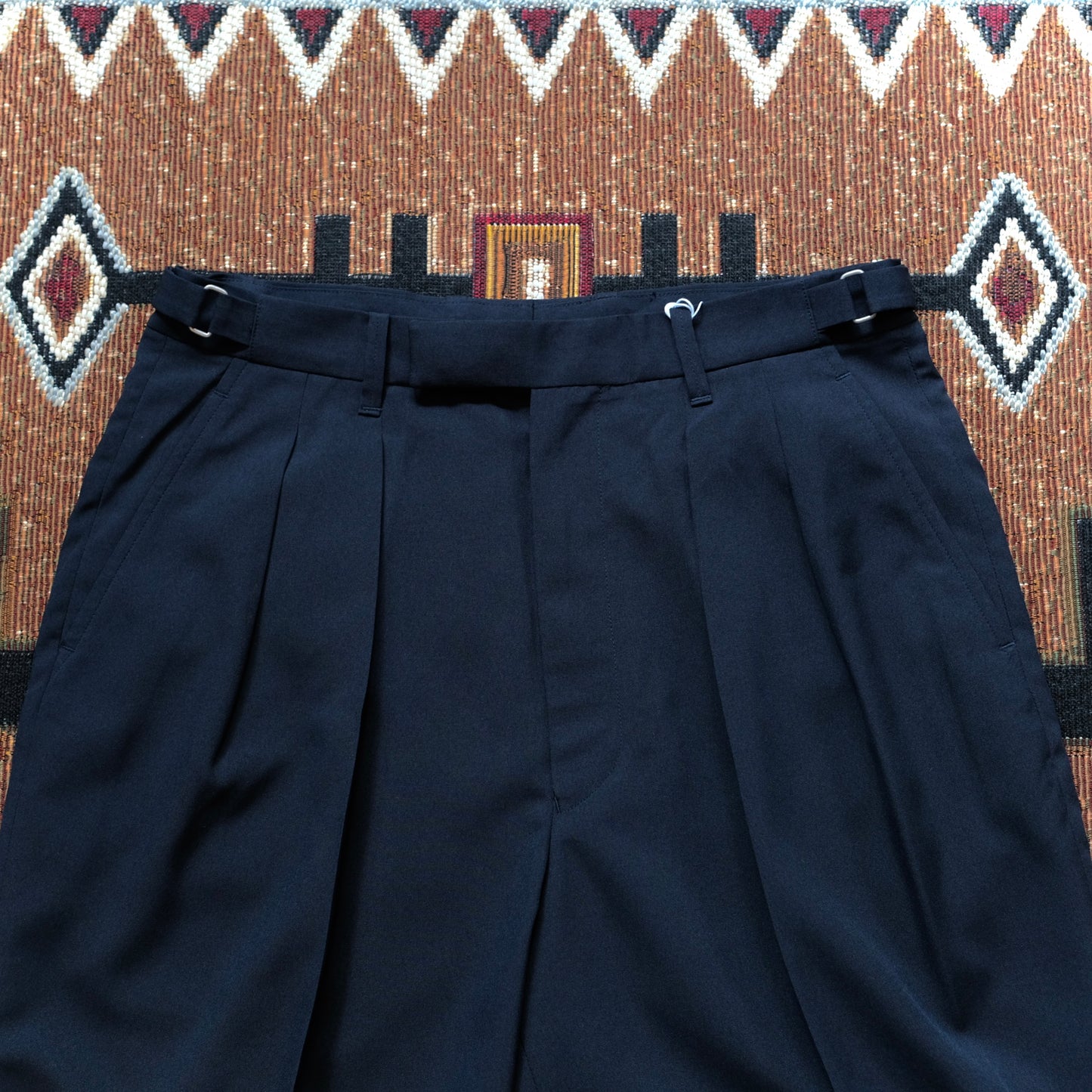 HAND ROOM 2 Tuck Dress Short Pants