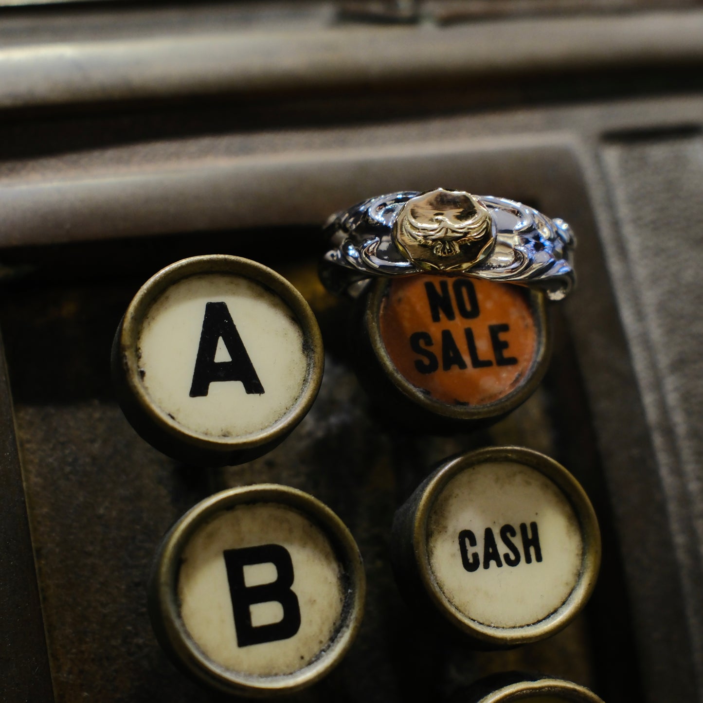 Dear Blossom Karakusa Ring with K18 Gold Plate Eagle (R-138)