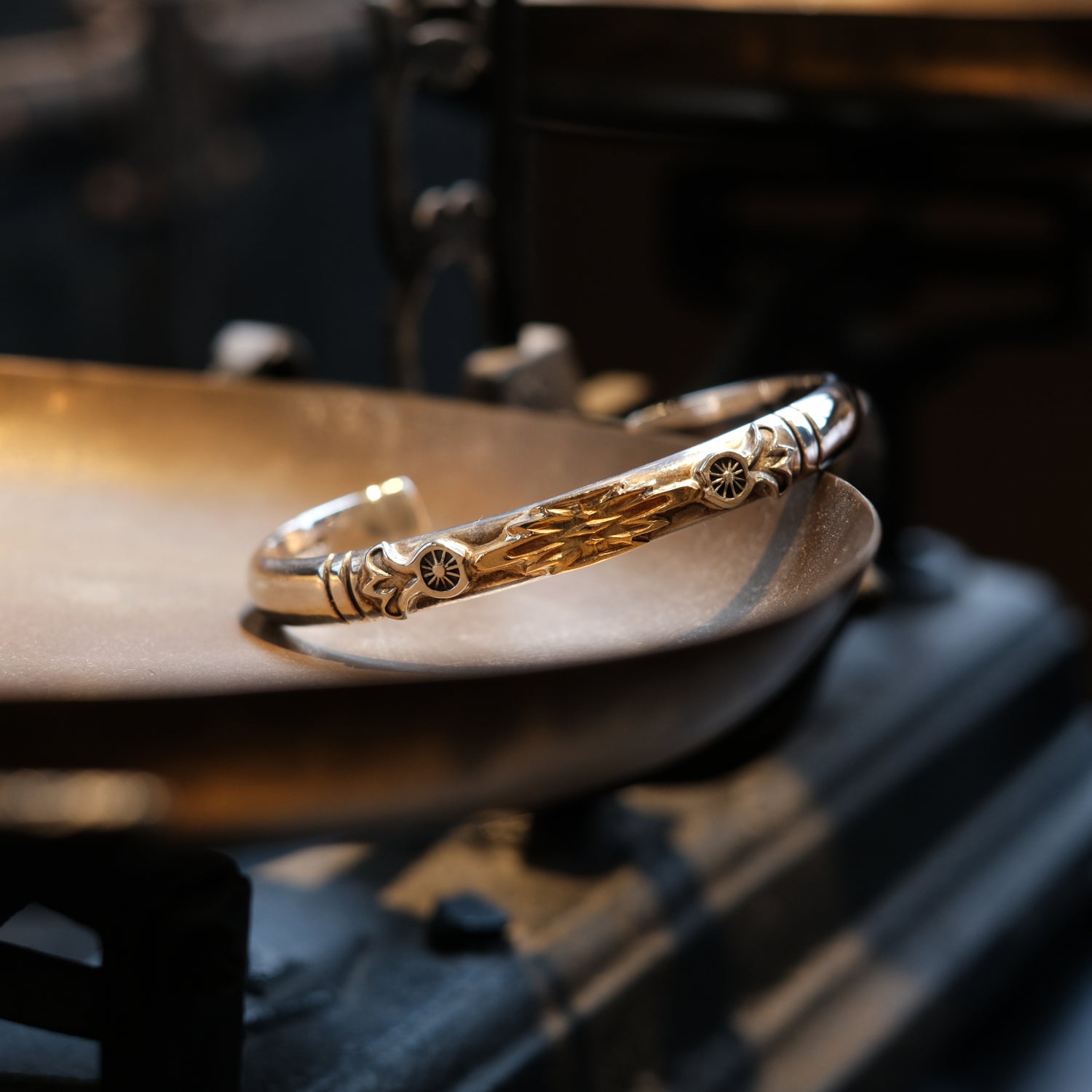 Dear Blossom K18 Gold Chimayo & Silver Squash Bangle (B-075)