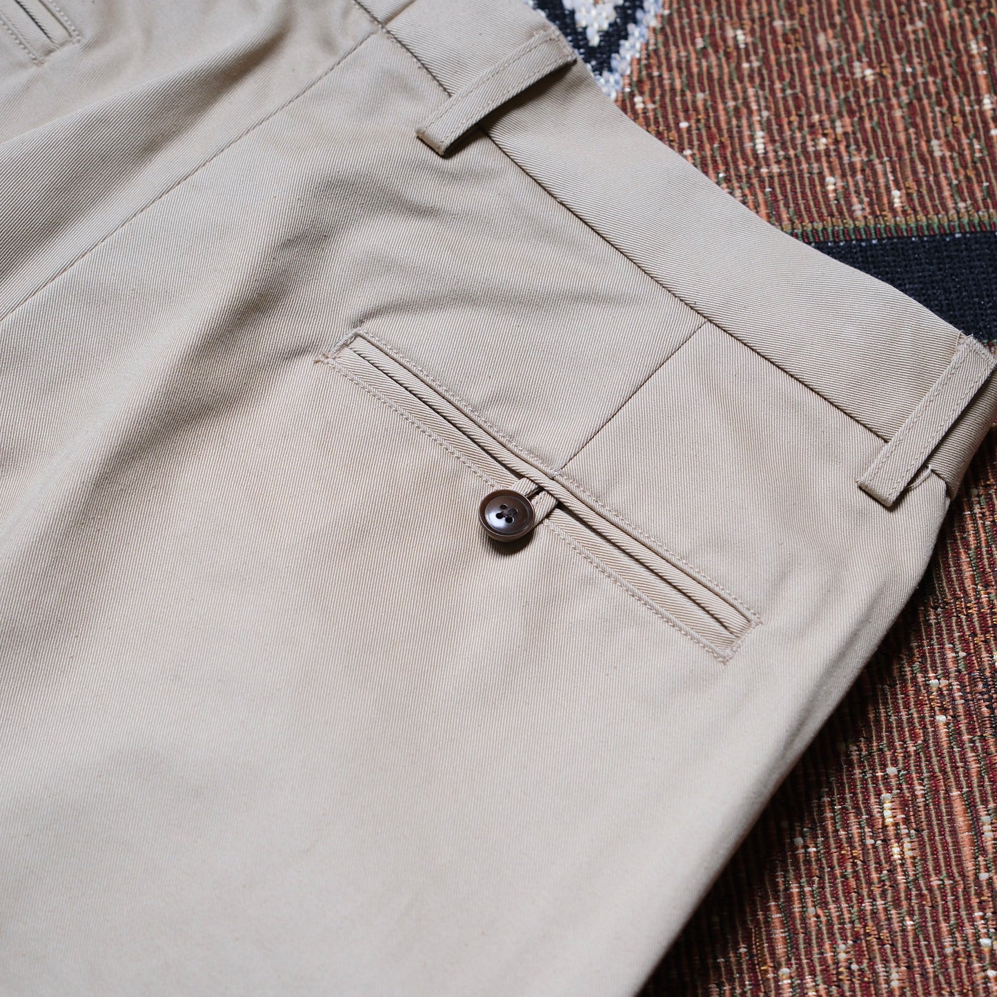 HAND ROOM 2Tuck Dress Chino Pants
