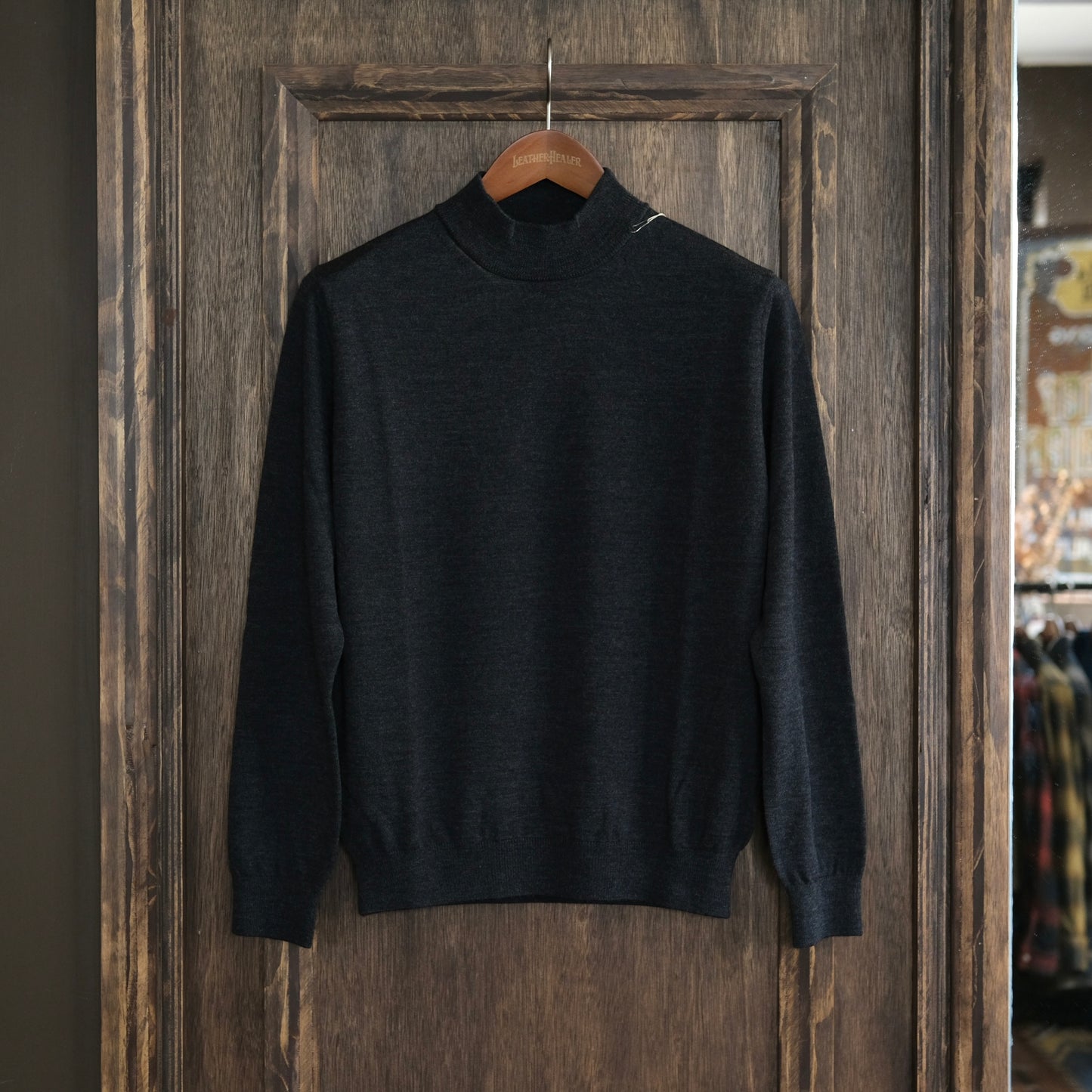 MOONCASTLE Wool Mockneck