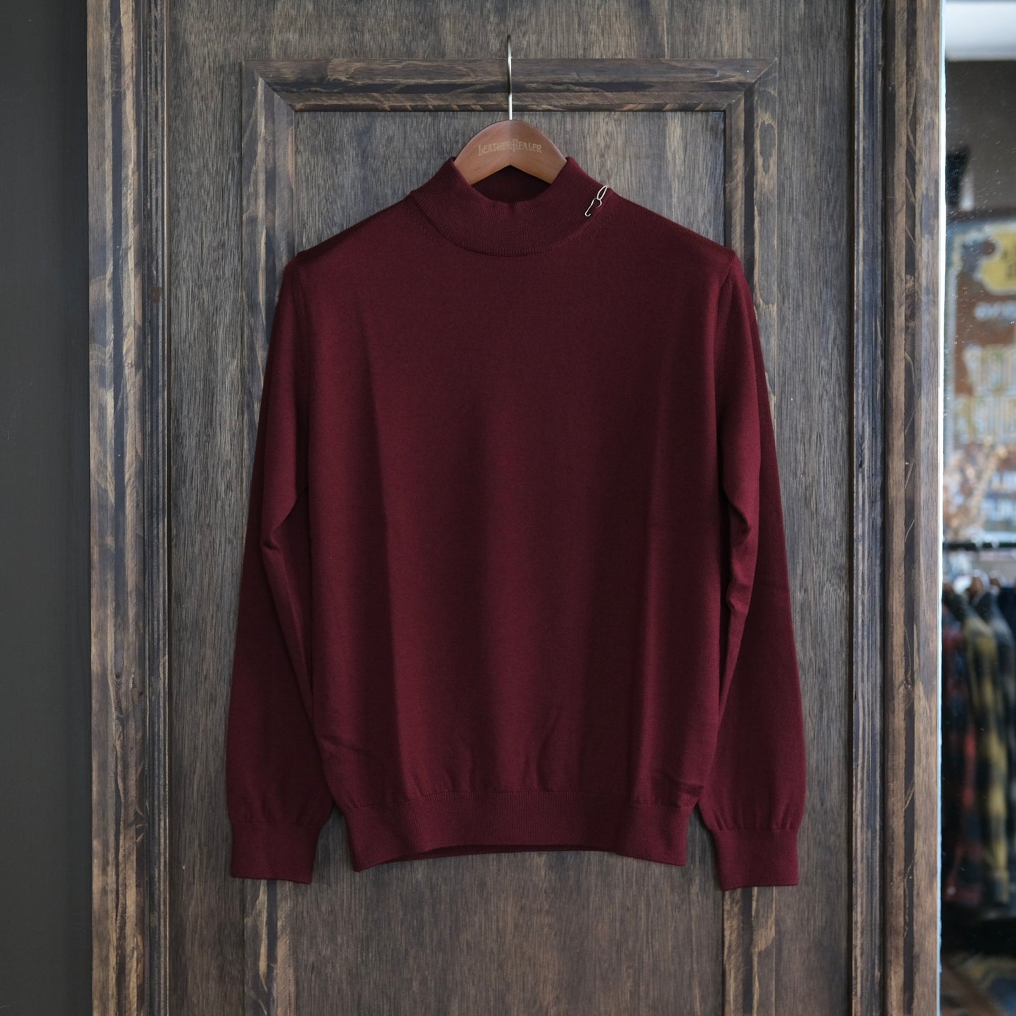 MOONCASTLE Wool Mockneck