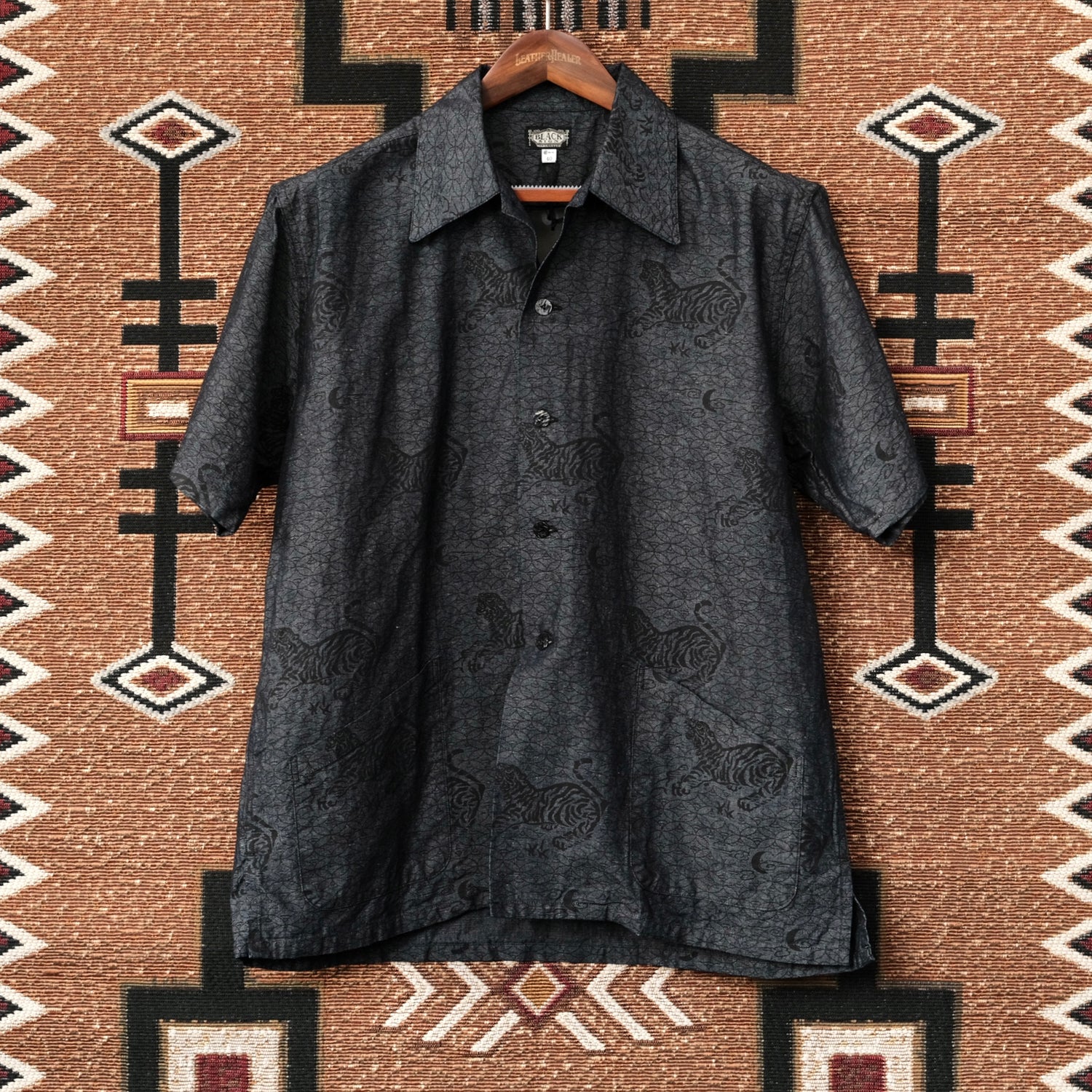 BLACK SIGN "Tiger & Cresent Moon" Travel Shirt