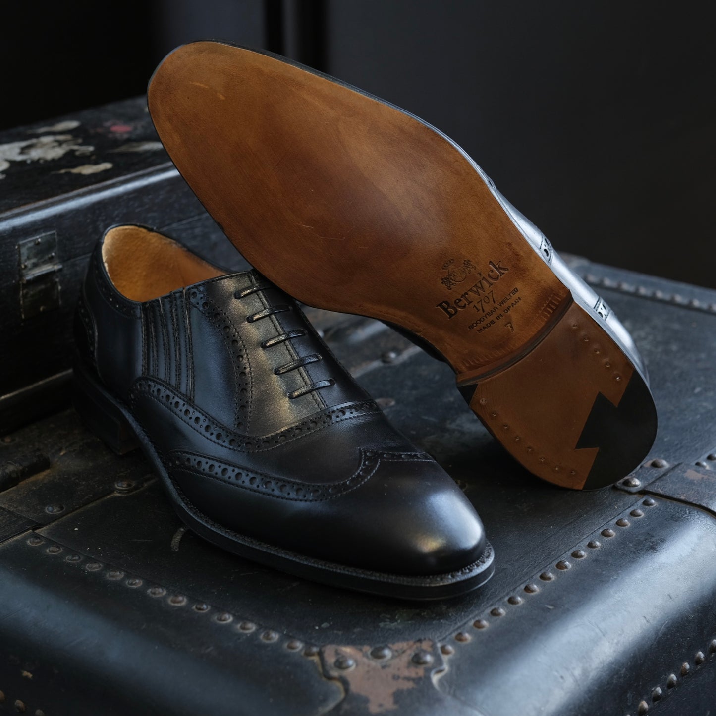 Berwick1707 Wingtip Lazyman (Chiseled Toe)