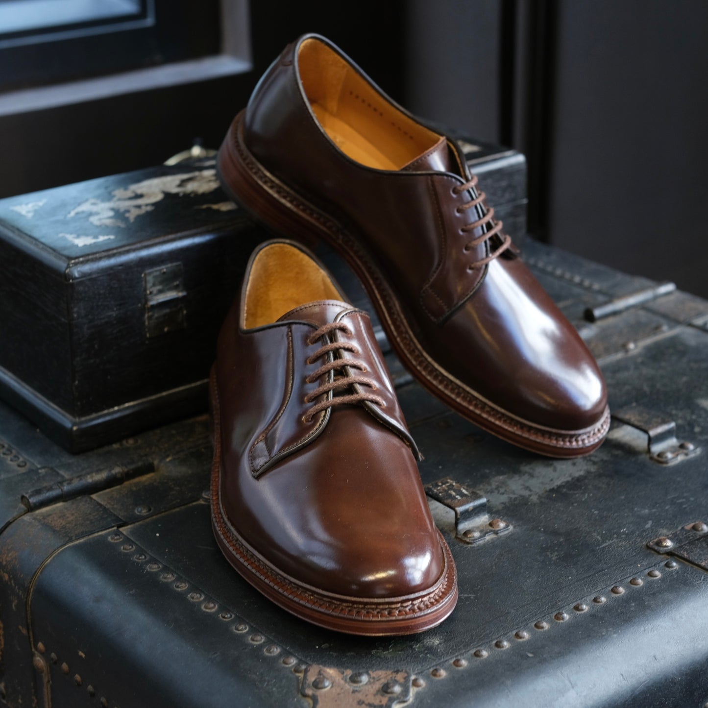 Berwick1707 Shell Cordovan Plain Toe Derby