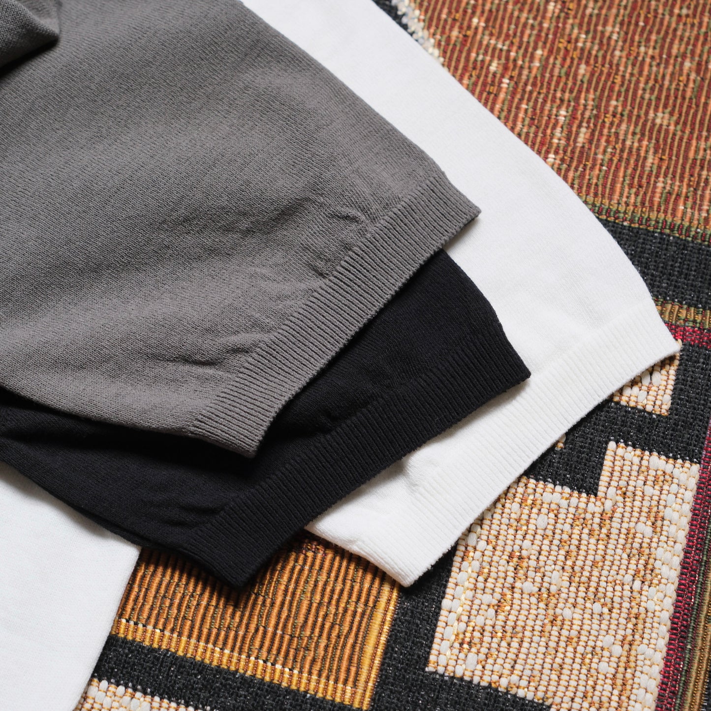 MOONCASTLE Ice Cotton Henley Neck