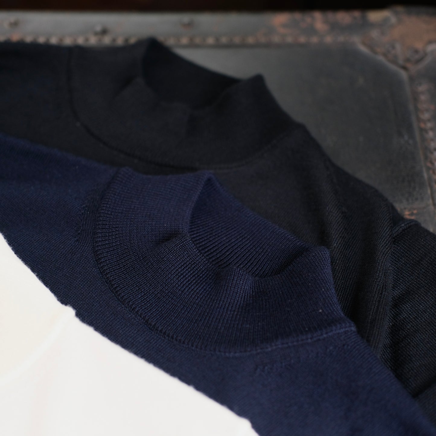 MOONCASTLE Wool Mockneck