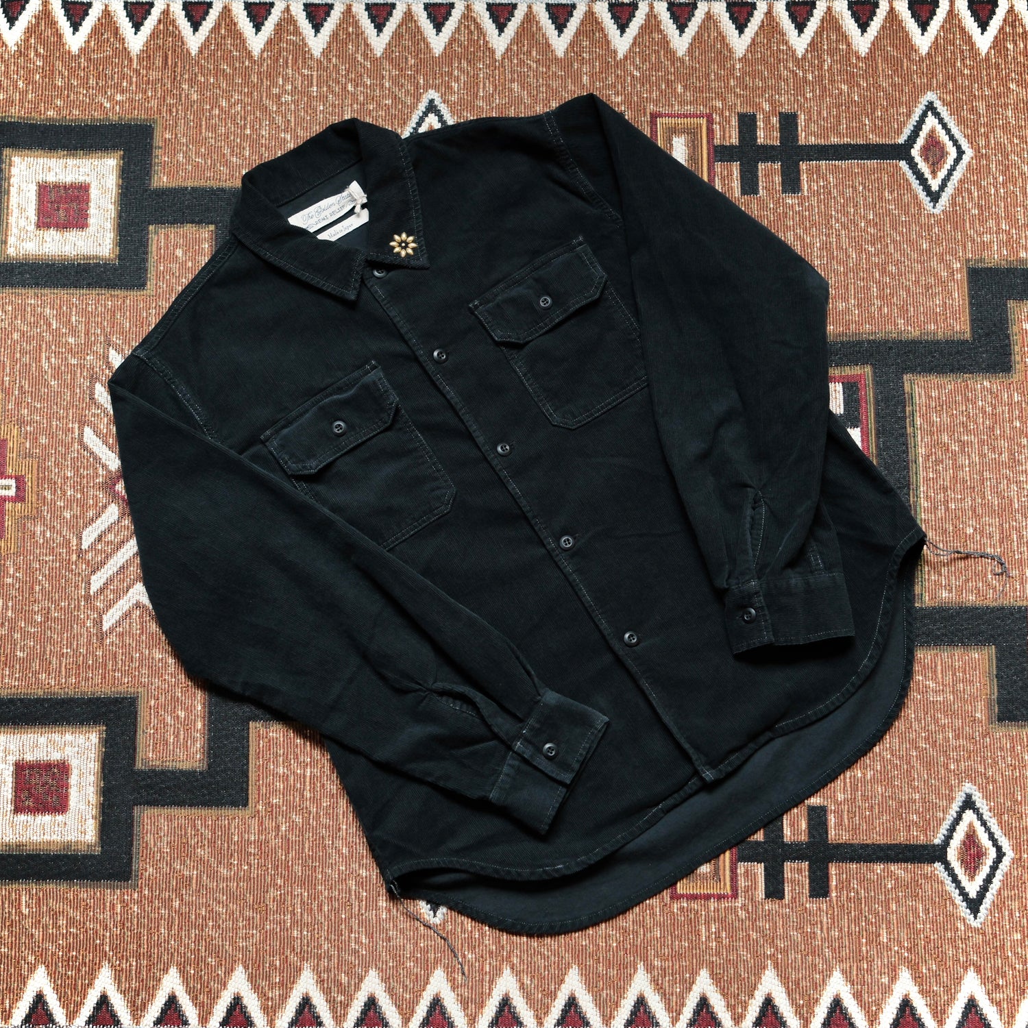 REMI RELIEF 16W Corduroy Flap Pocket Shirt (Flower Studs)