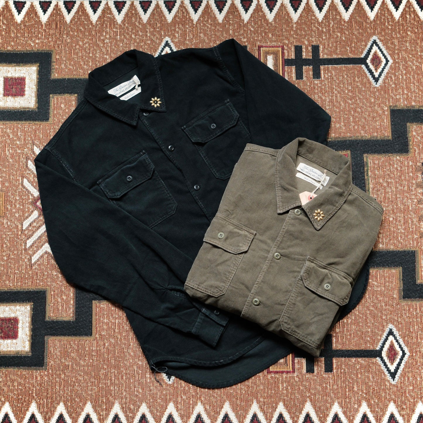 REMI RELIEF 16W Corduroy Flap Pocket Shirt (Flower Studs)