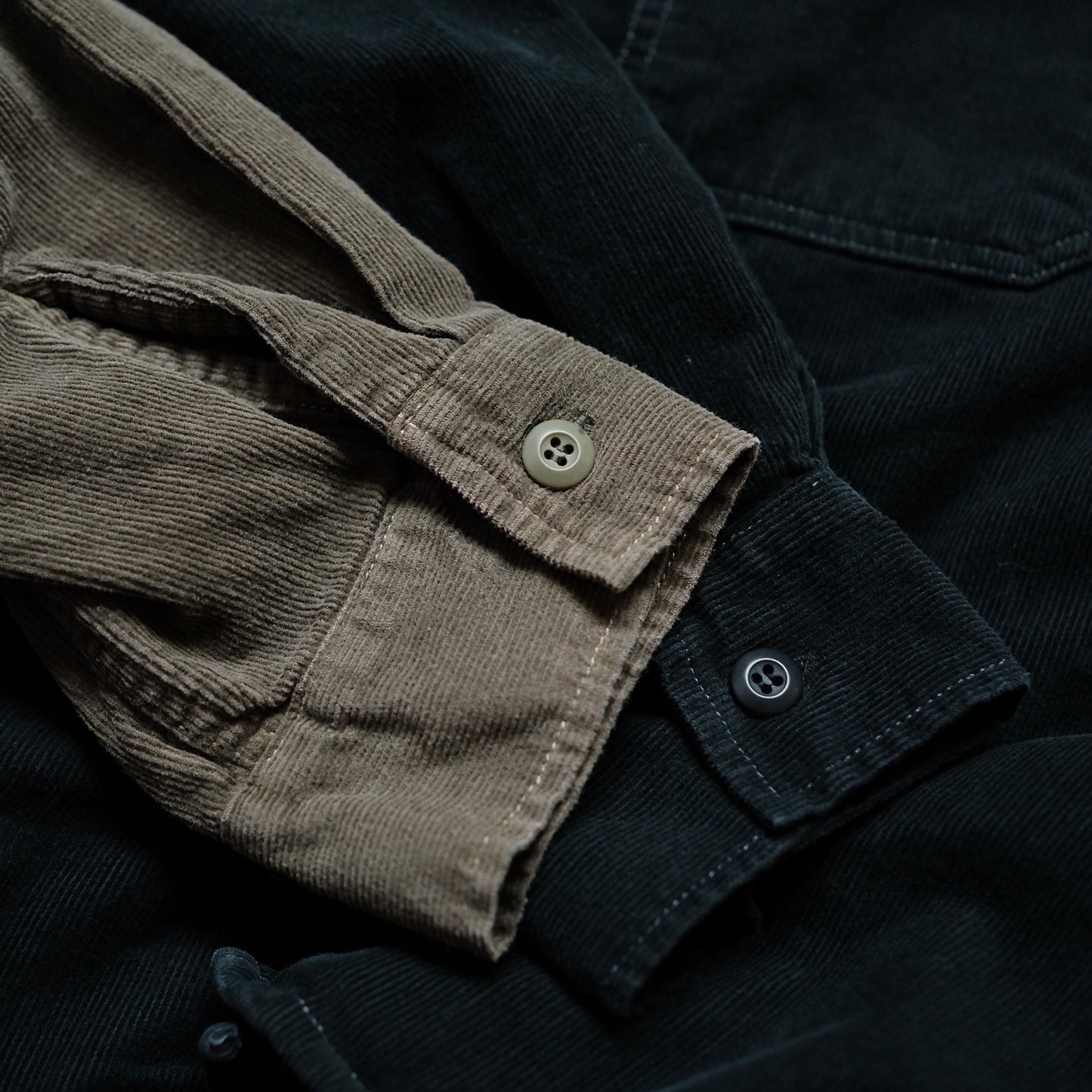 REMI RELIEF 16W Corduroy Flap Pocket Shirt (Flower Studs)