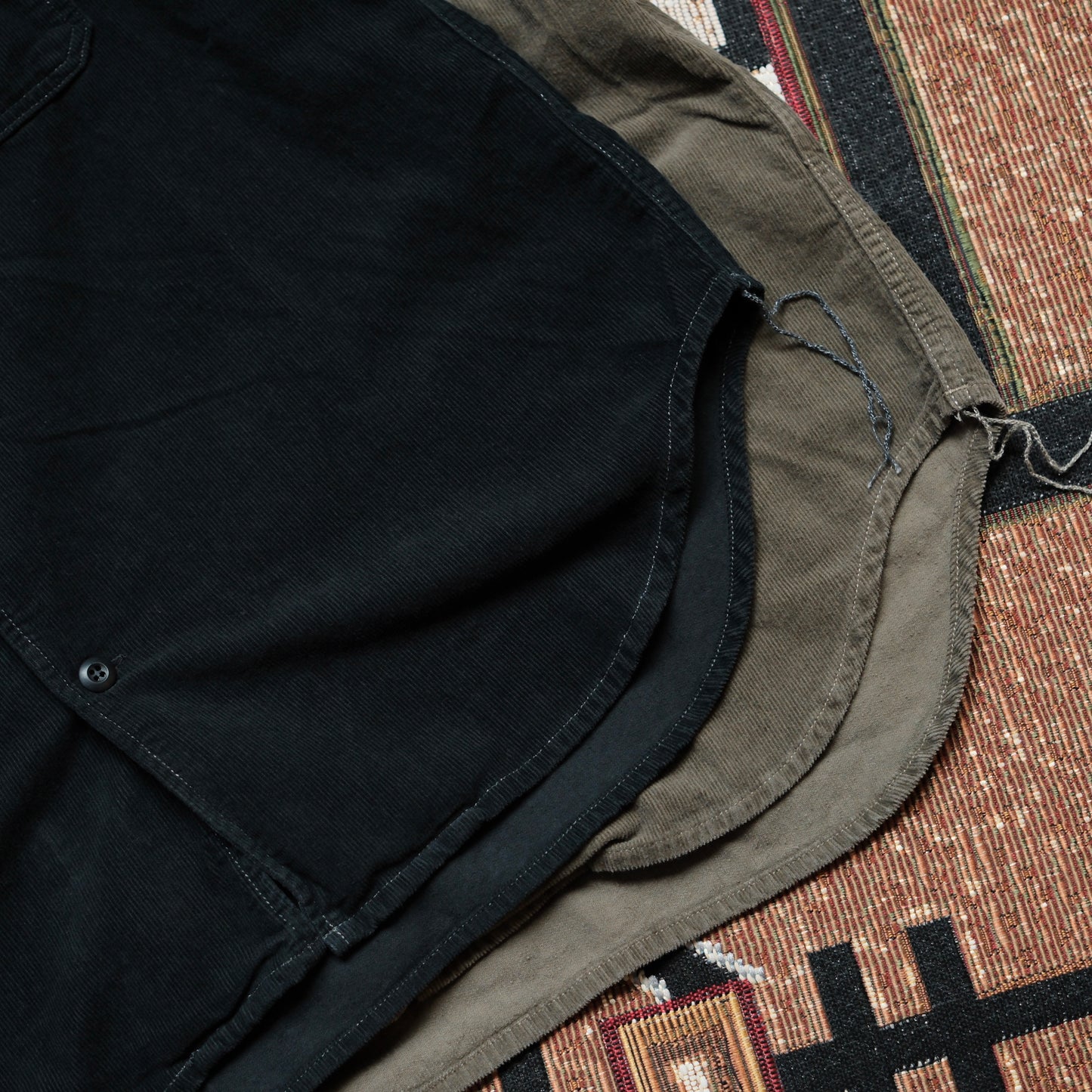 REMI RELIEF 16W Corduroy Flap Pocket Shirt (Flower Studs)