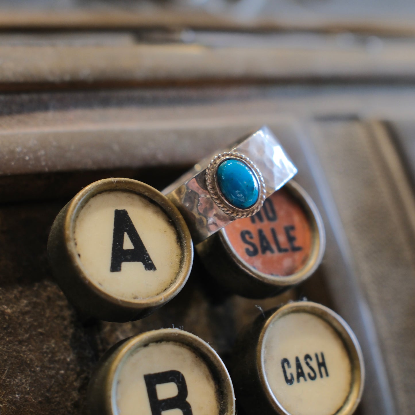 Dear Blossom Turquoise Hammered Ring (R-017)