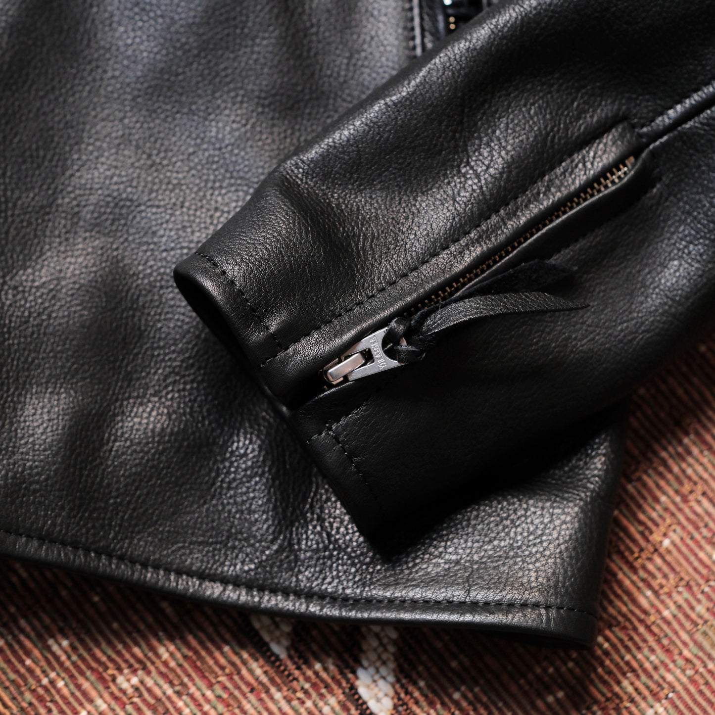 Y'2 LEATHER Steer Oil Single Riders