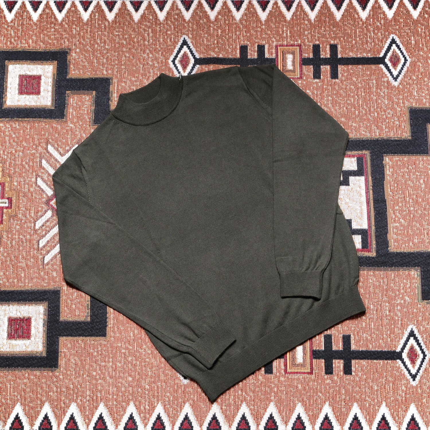 MOONCASTLE Wool Mockneck