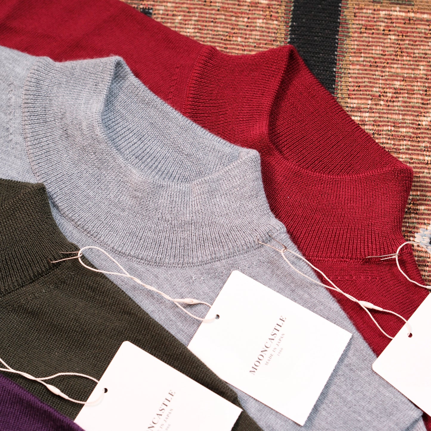 MOONCASTLE Wool Mockneck