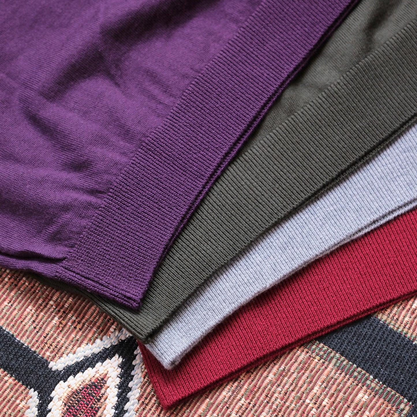 MOONCASTLE Wool Mockneck