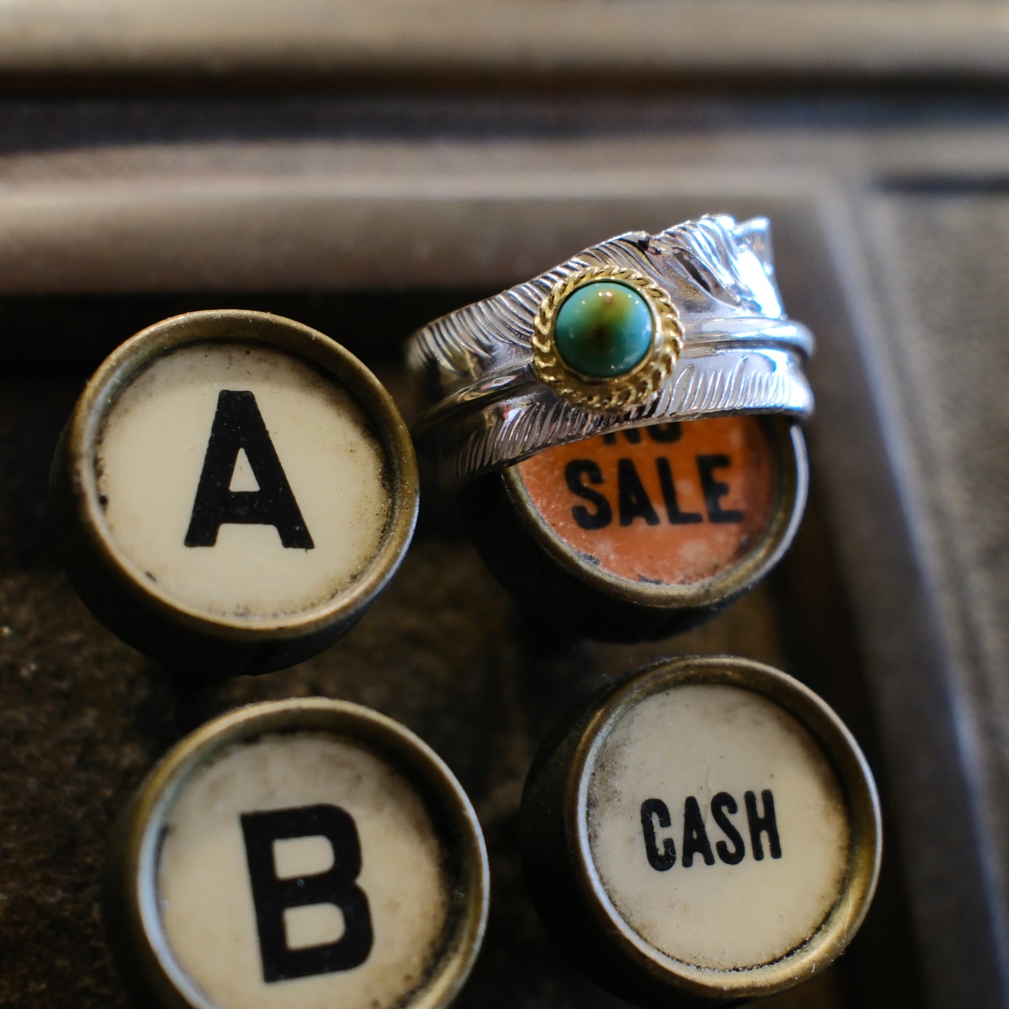 Dear Blossom Gold-Rim Turquoise Feather Ring (R-075)