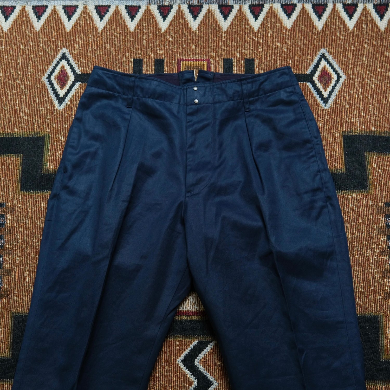 HAND ROOM Intuck Chino Trousers