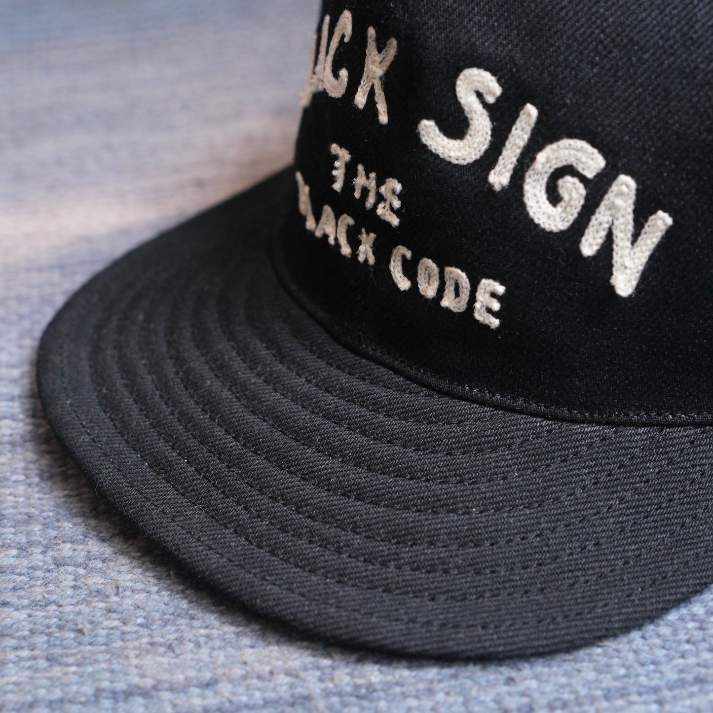 BLACK SIGN "BLACK CODE" Trucker Cap