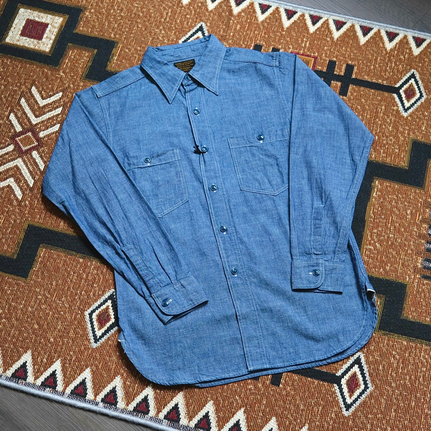 BLACK SIGN Open Pocket Working Chambray Shirt