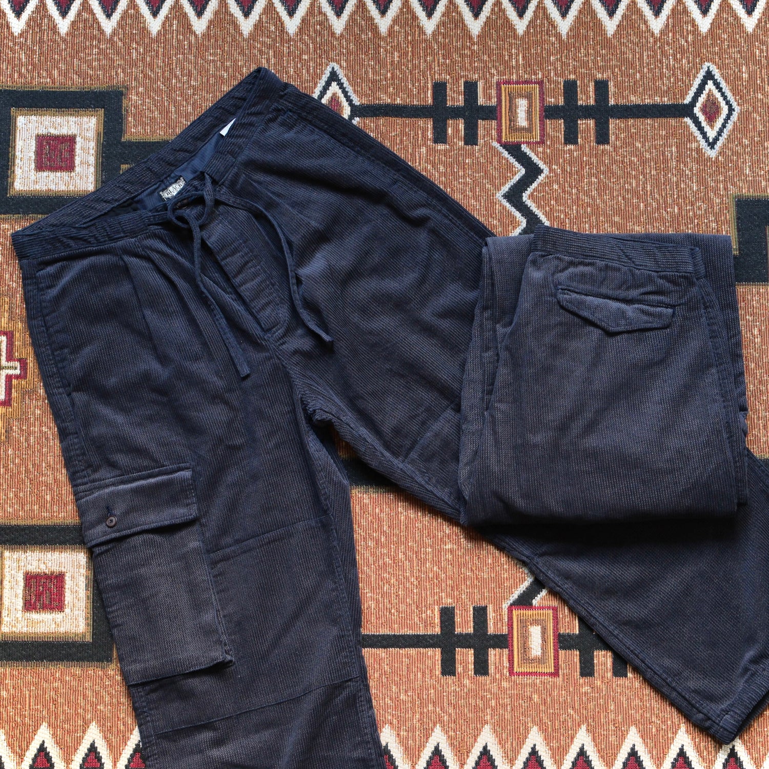 BLACK SIGN Ripple Cord Field Trousers