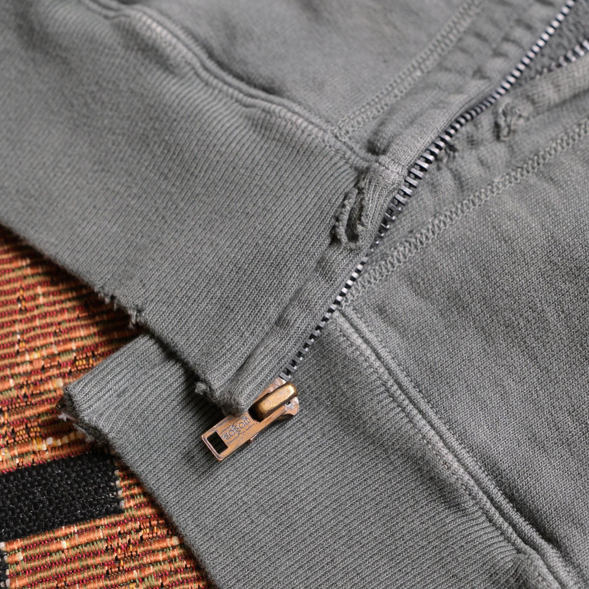 BOW WOW Faded Zip Hoodie (HONOR NEWSBOY)