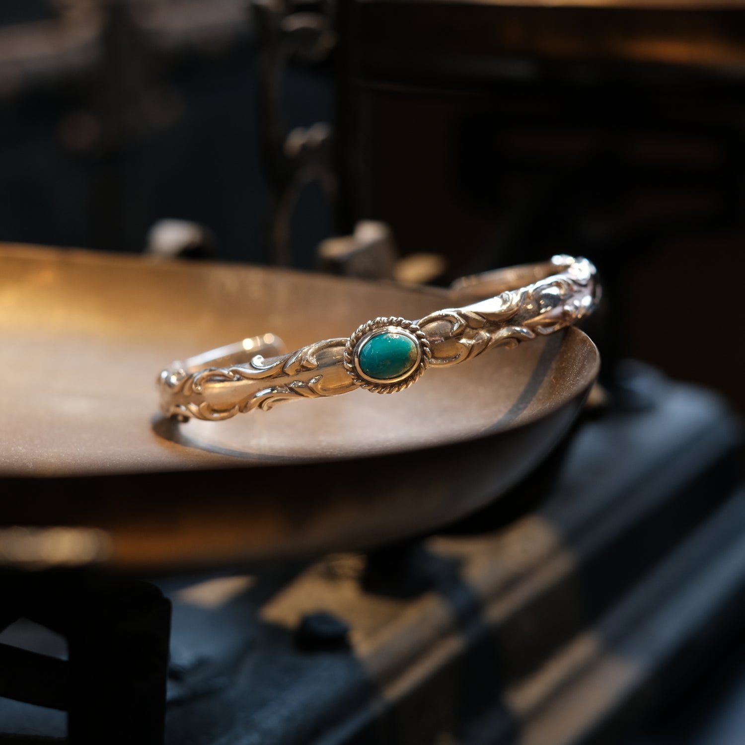 Dear Blossom Turquoise Arabesque Bangle (12mm) (B-122)